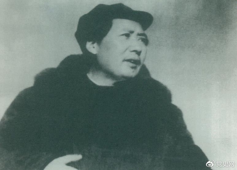 　　1949年3月23日，毛澤東率領(lǐng)中共中央機(jī)關(guān)離開(kāi)西柏坡前往北平。出發(fā)時(shí)，他對(duì)周恩來(lái)說(shuō)，今天是進(jìn)京的日子，進(jìn)京趕考去。我們決不當(dāng)李自成，我們都希望考個(gè)好成績(jī)。